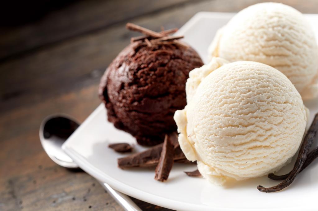 Chocolate ice cream vs.  Vanilla Ice Cream: Which Dessert Is 'Best' For You?  Here is the cold hard truth